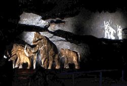 Projection in the dripstone cave Schulerloch near Essing_© Tropfsteinhöhle Schulerloch