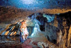 Stalaktická jeskyně Osterhöhle u Neukirchenu
