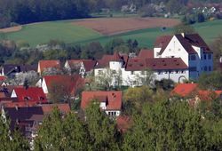 View of Henfenfeld with castle_© Thomas Geiger